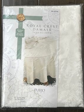 Furio Home Royal Crest Damask Off-White Round Tablecloth 70" VTG